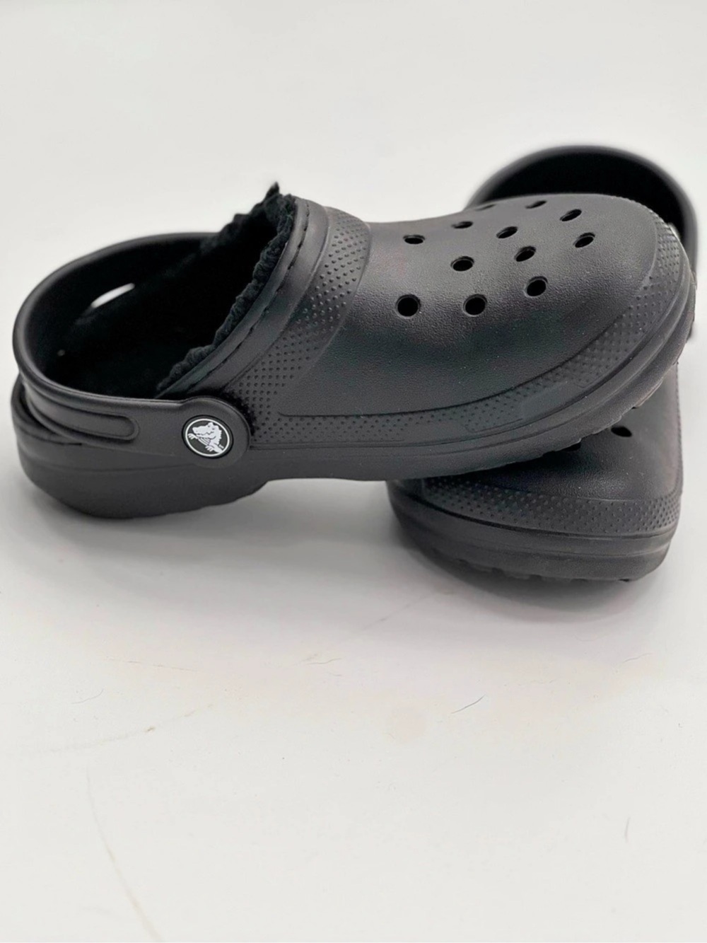 543 Crocs Size J 2 Classic black faux-fur interior lining Clog Black